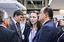 Intérprete de acompañamiento o chuchotage